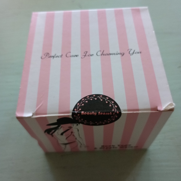 Boob tape and nipple covers. Set of 2 boxs - Picture 2 of 4